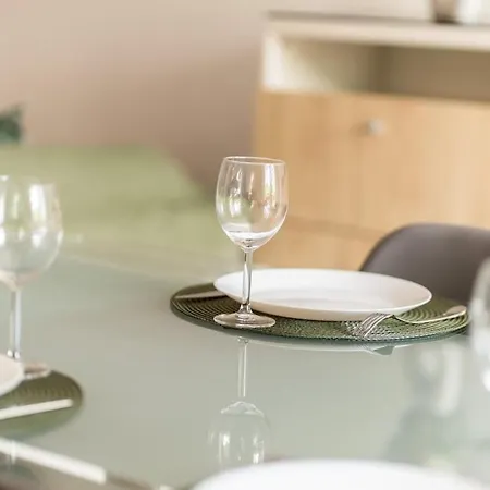 Apartament Horizon Paisible - Piscine Et Parking ! *